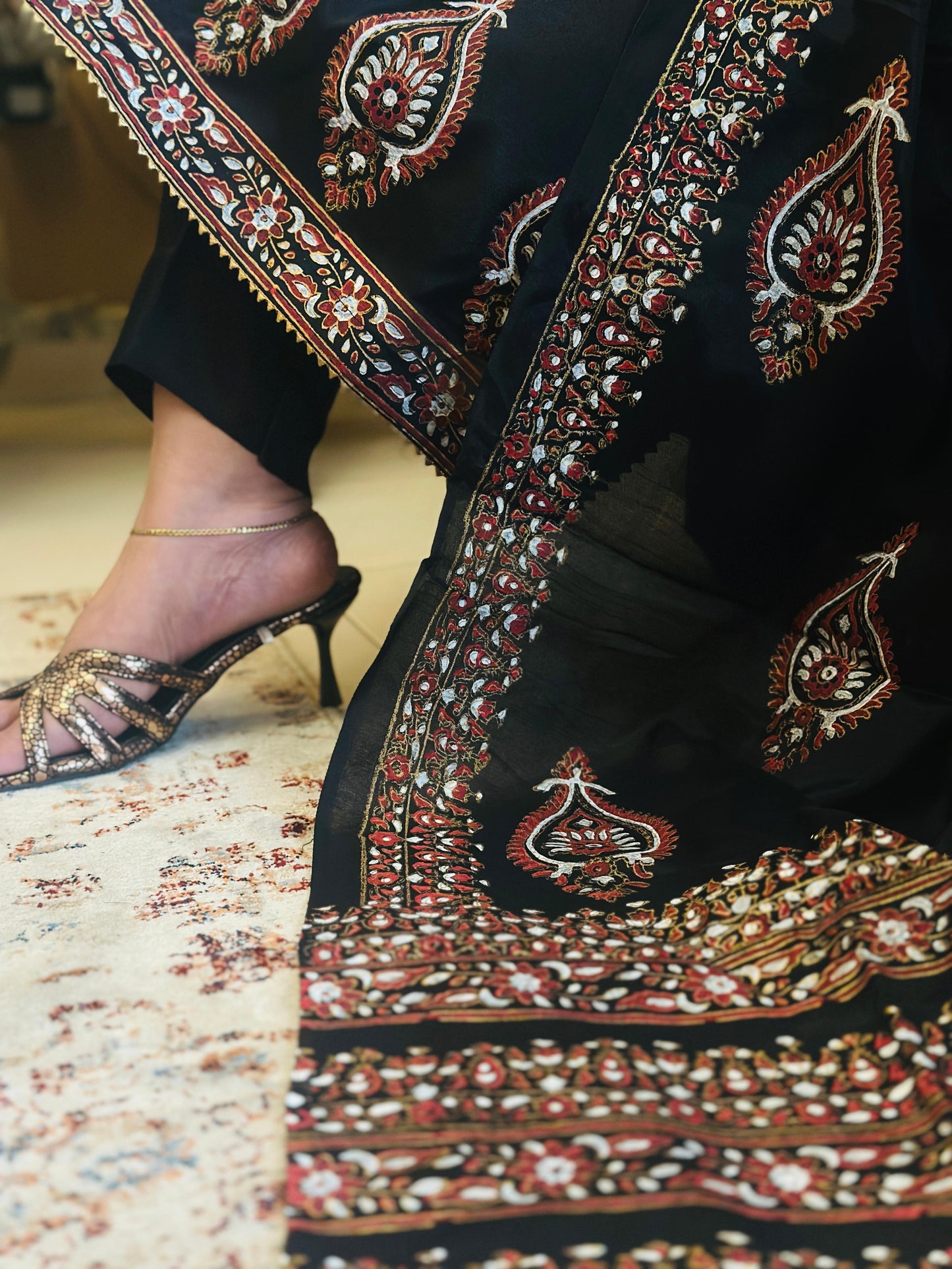 Crimson Noir (Unstitched)